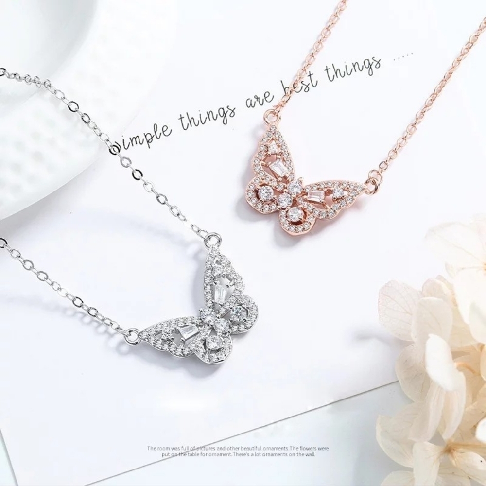 🌸 NEW Silver Diamond Butterfly Necklace - Picture 2 of 5
